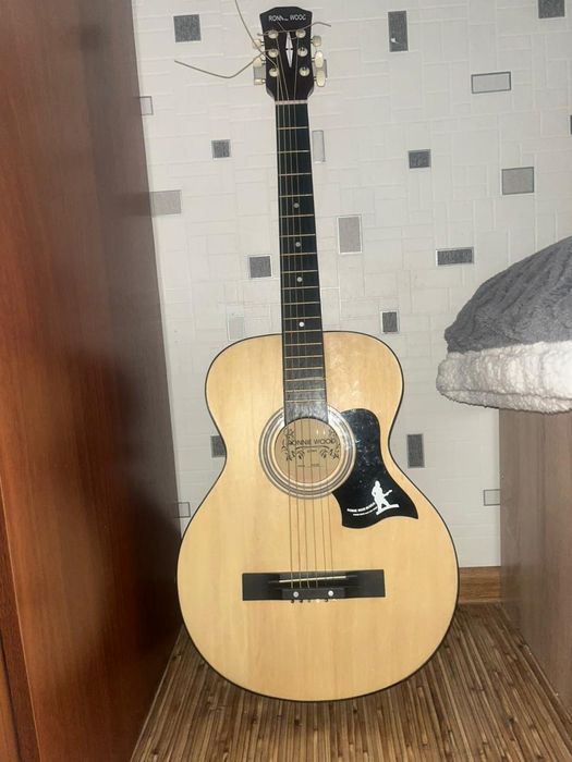 Гитара акустическая