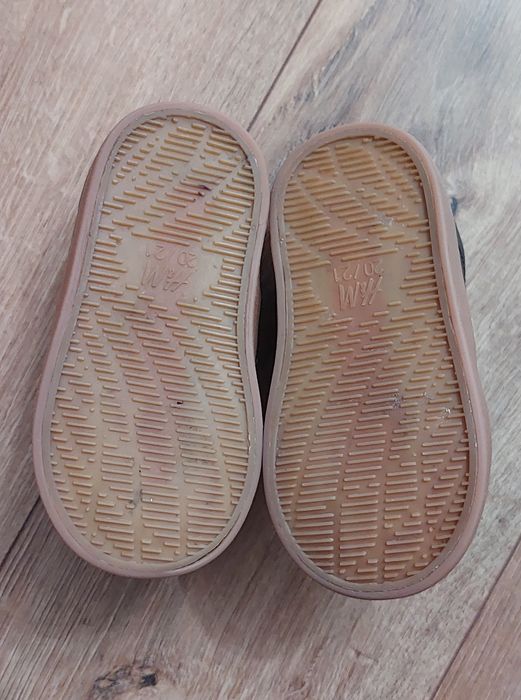 Adidasi H&M Bebe marimea 20/21