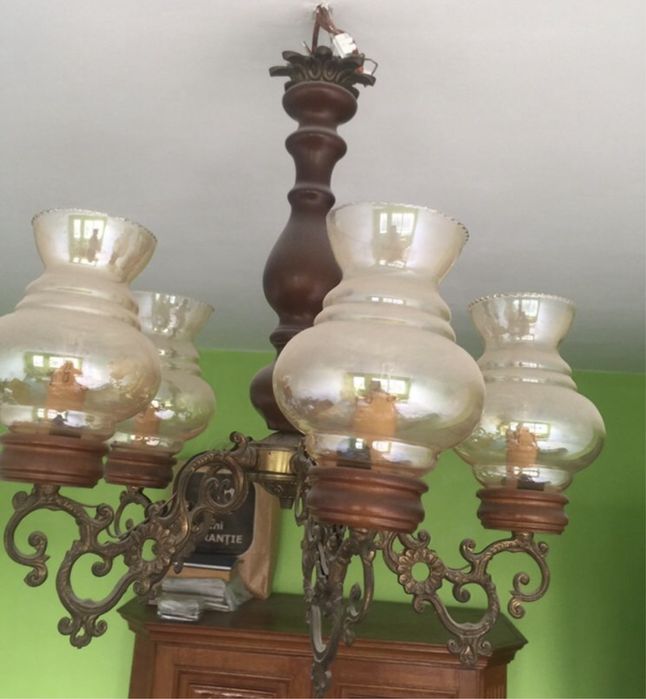 Candelabru vechi din bronz , lemn de stejar si sticla