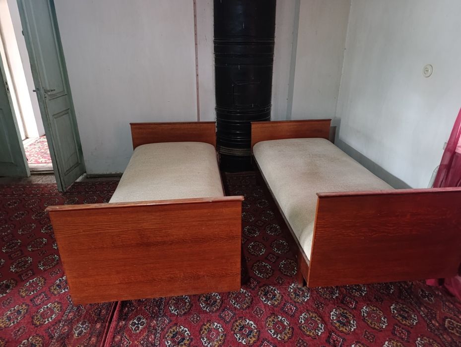 Продам две односпальные кровати