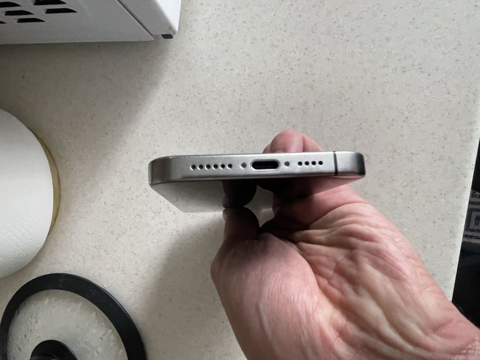 Продам iphone 15 pro max 256gb
