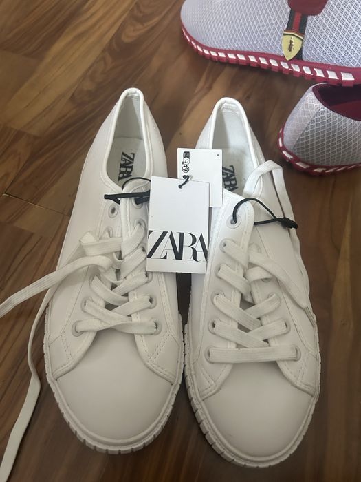 Два чифта нови кецове Zara