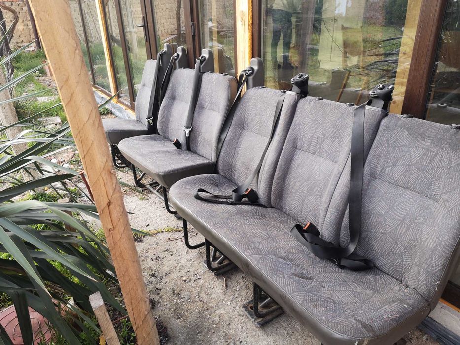 Форд Транзит 2004г 2,4л 5скоростна кутия и седалки и теглич