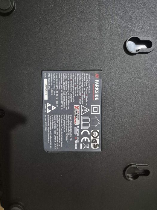 КОМПЛЕКТ Батерия и зарядно Парксайд  20v  2Ah