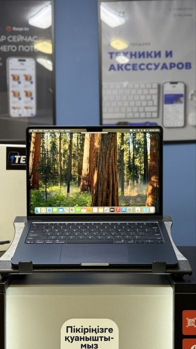 Продам ноутбук MacBook Air 13 M4