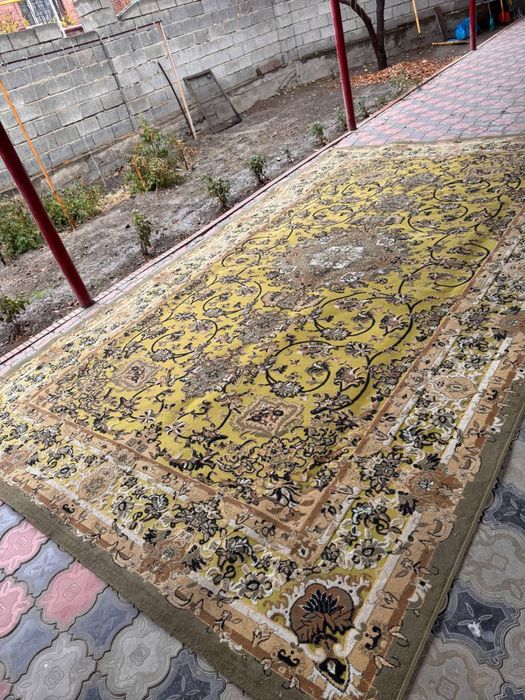 Продается ковер 300х400