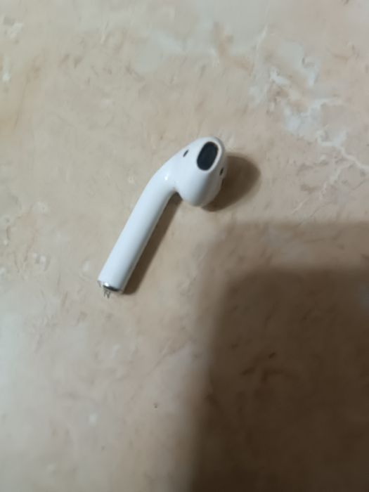 Правый наушник airpods 2 оригинал