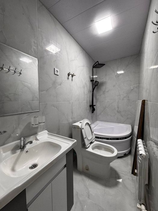 Продаётся 2х комнатная переделено 3х комнат на 6м этаже в 9ти этажном