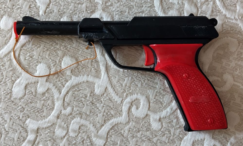 Детски пистолет от соца