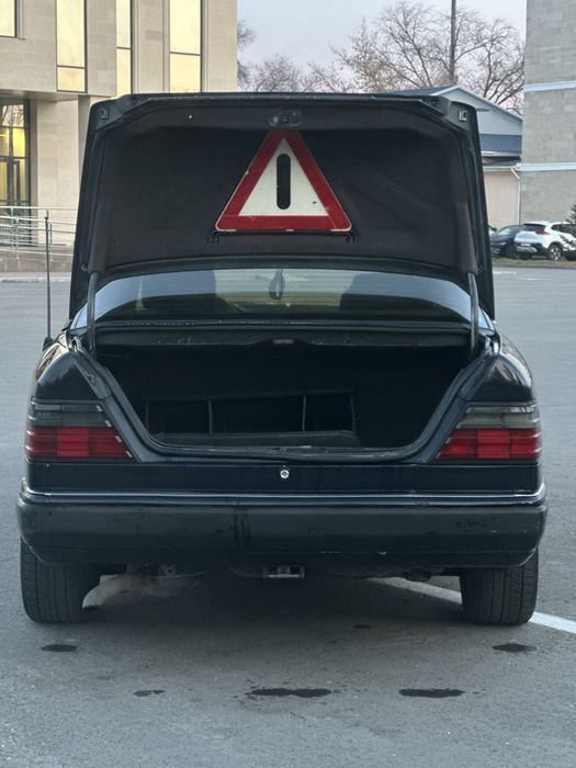 Мерс 124 СРОЧНО!!!