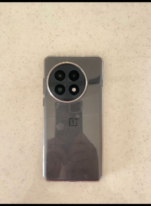 Продам смартфон One Plas 13