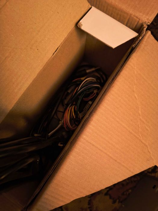 Продавам мулти медия за opel zafira