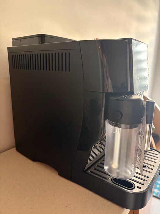 DeLonghi Magnifica Start ca nou