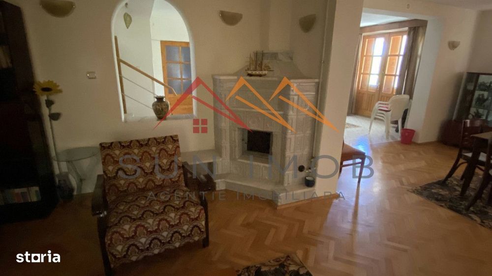 Vila de vanzare, teren 3100 mp, 7 camere, 6 grupuri sanitare, 3 CT, an