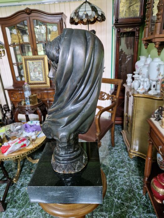 Страхотен антикварен френски бронзов бюст