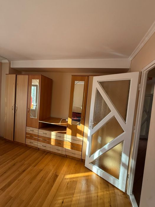 Apartament 3 camere 80 mp