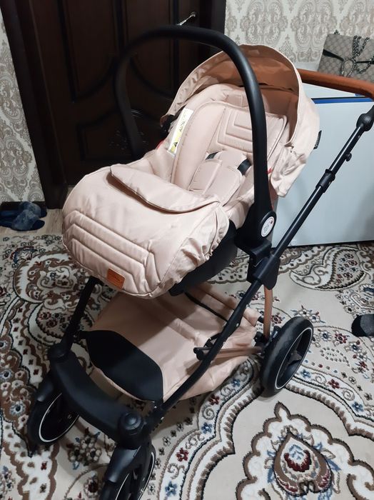 Продаётся Коляски 3в1