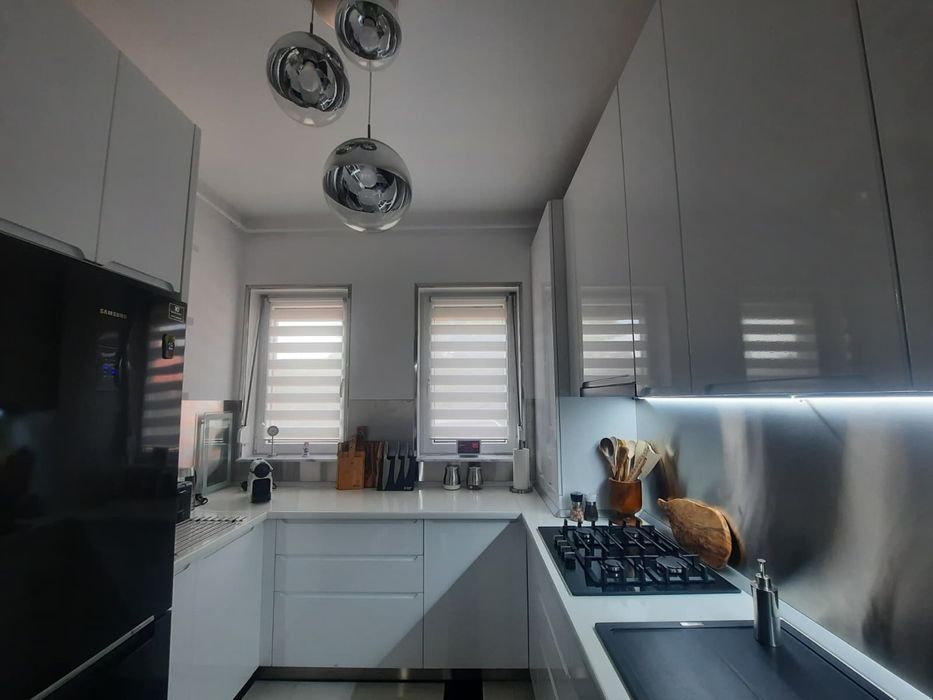 Direct proprietar - apartament 2 camere  cu gradina proprie, parcare privata si acces dublu in zona Dealuri