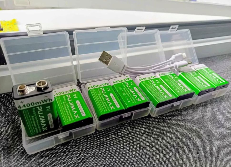 SET 8 acumulatori 9v și 4400 mAh + cabluri încărcare usb tip C