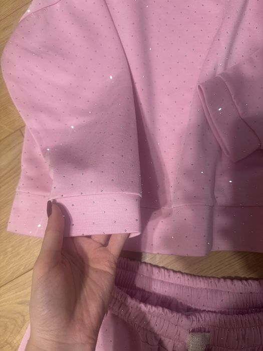 Дамски екип с камъни