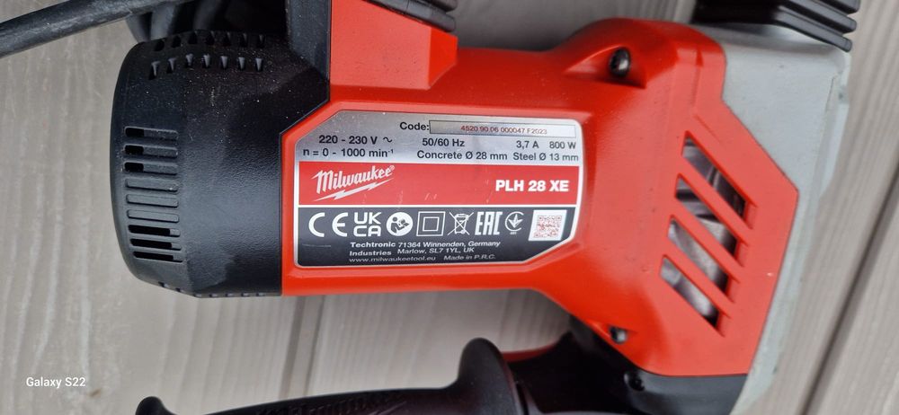 Milwaukee rotopercutor pe curent