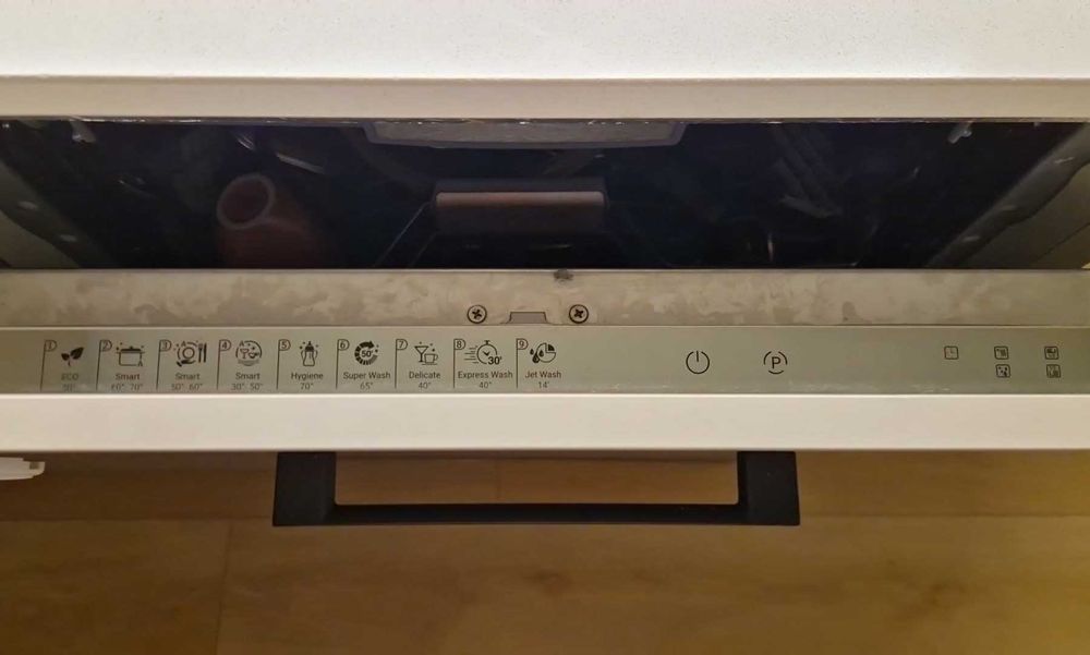 Съдомиялна 60см за пълно вграждане Eurolux ED4 15TP9 V