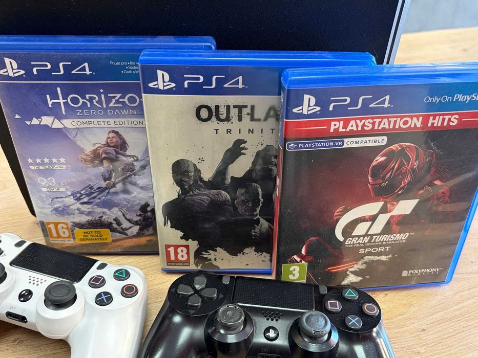 Play Station 4 500GB 2бр. джойстици 3 игри Н-92479