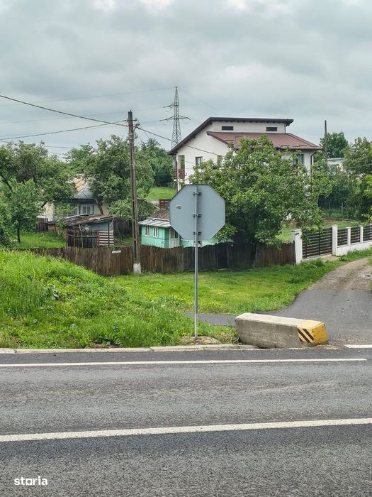 Teren cu casa batraneasca in Zaicesti