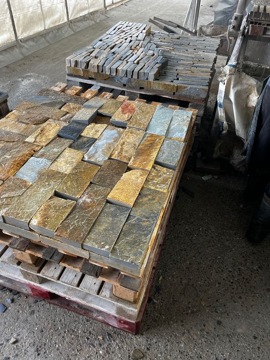 Естествен камък оформен - мултиколор