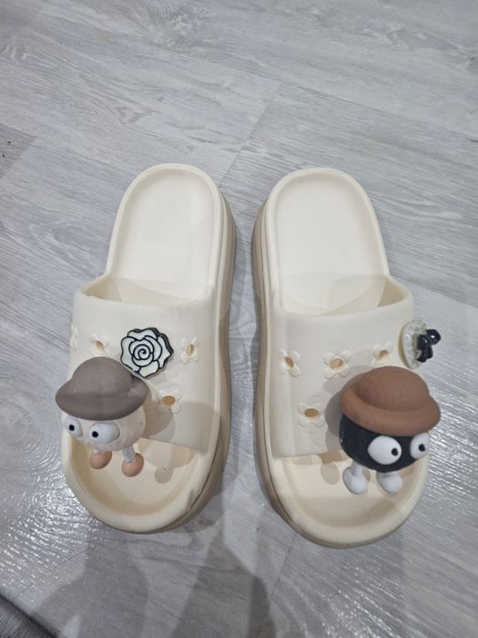 Продам сланцы для девочки