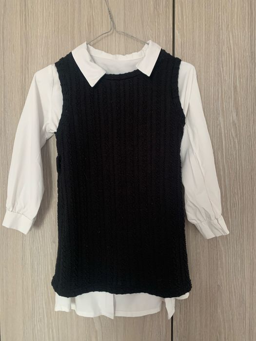 Uniforme fetita se dau toate perfecte pentru 6-7 ani