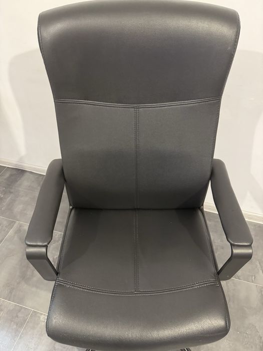 Офис стол - изкуствена кожа