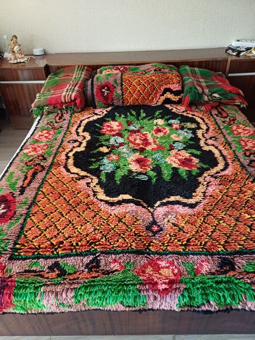 Два броя китеници + два броя родопски одеала