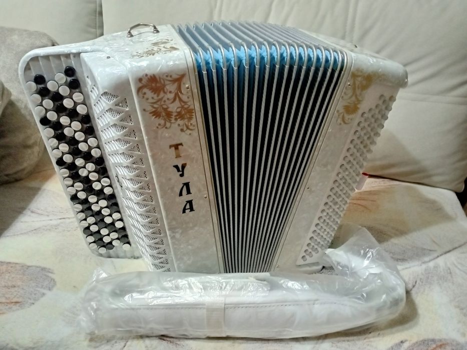 Продам новый баян