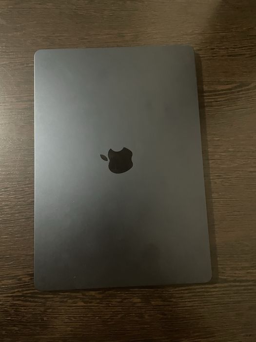 Macbook m3 8/256