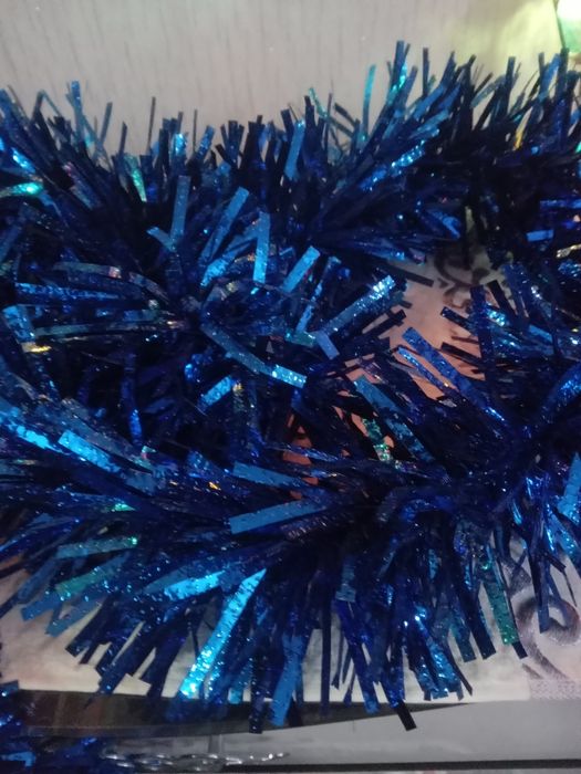 Новогодние Ёлки и  гирлянды Пушистые.