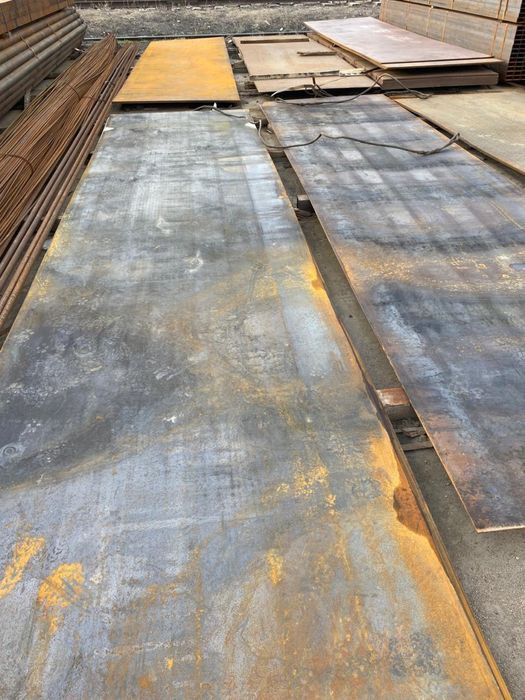 металлический листь