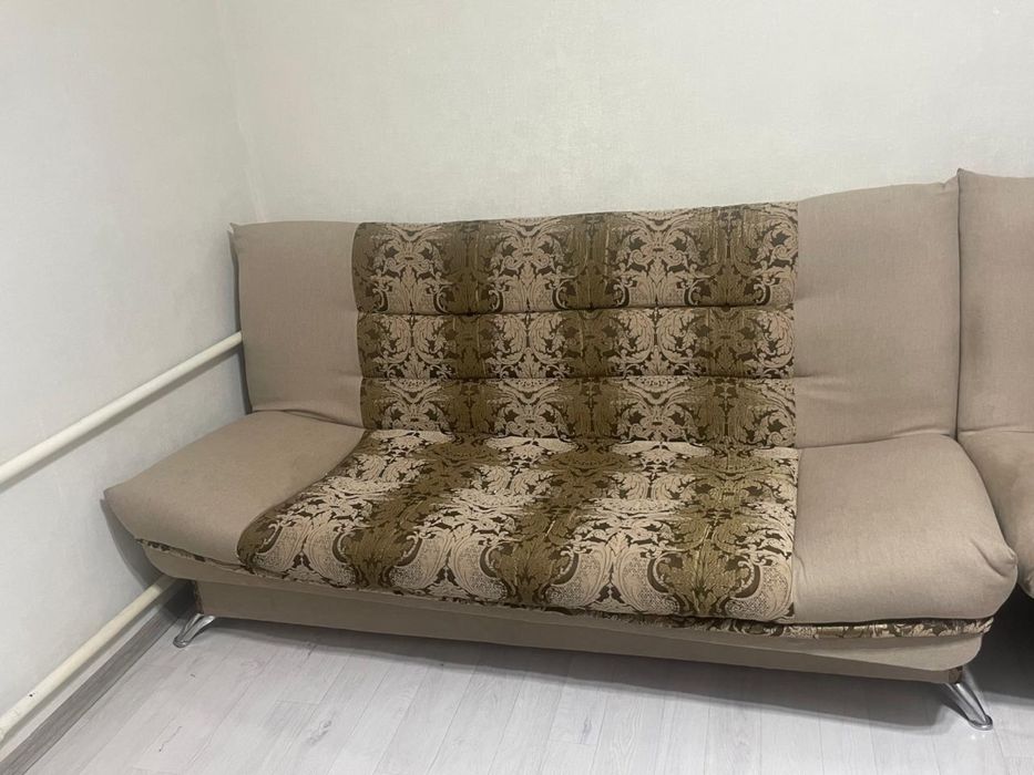 Продам б/у бытовые товары и мебель