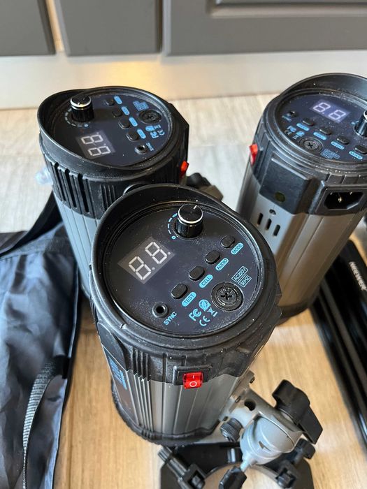 Студиен комплект Neewer N-300W - 3 светкавици + стойки + софтбоксове + чанта