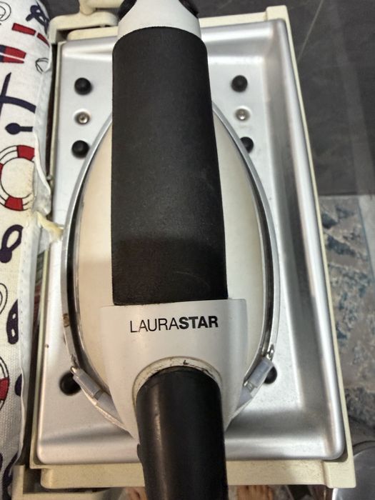 Продам гладильную систему Laurastar