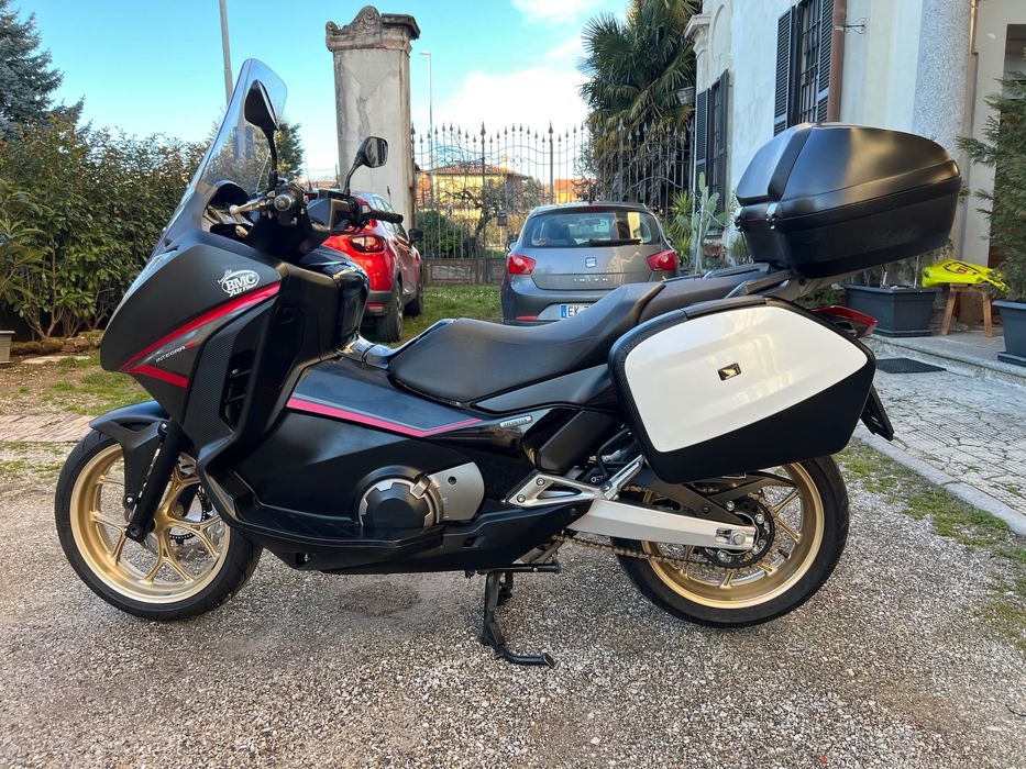 Honda integra 750 ABS