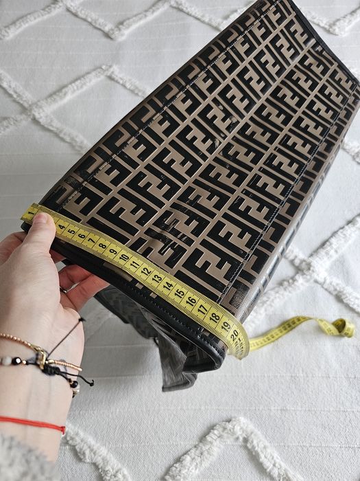 Geanta fendi model tote cel mai mare