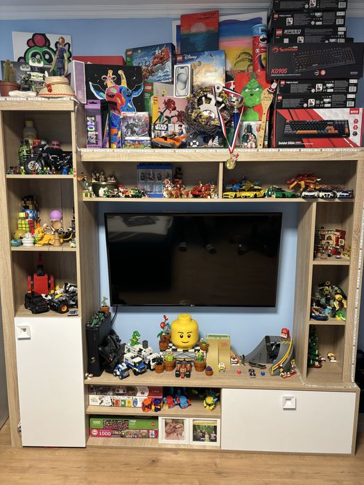 Masa de machiaj 500   si mobila de tineret  500