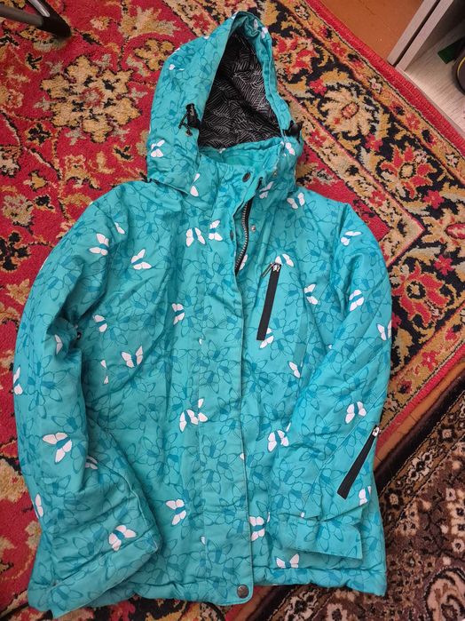 Куртка на девочку