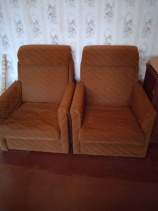 Мягкая мебель коричневая