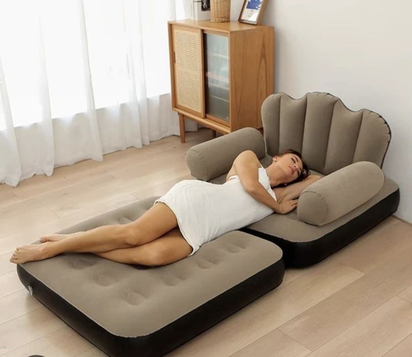 Надувное кресло-кровать трансформер с пуфиком.