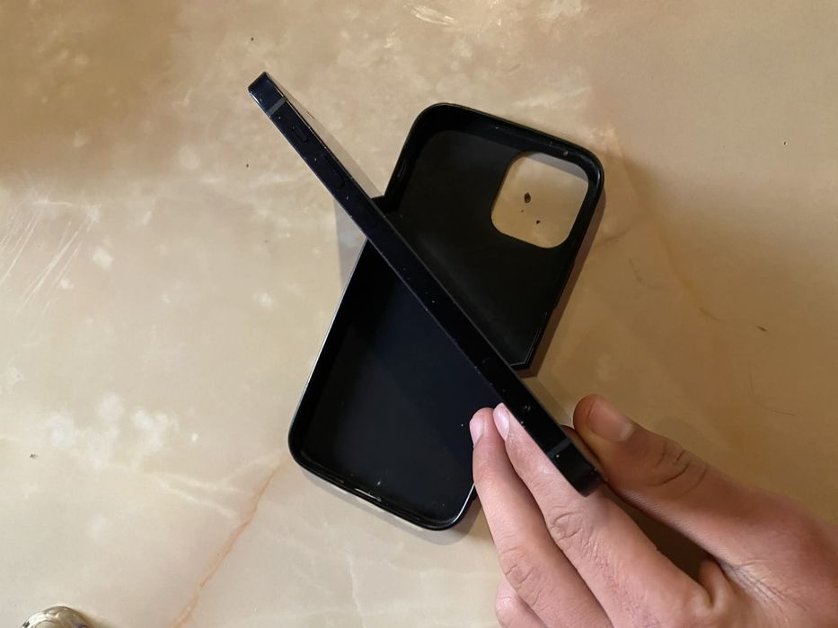 Vând iPhone 12 normal