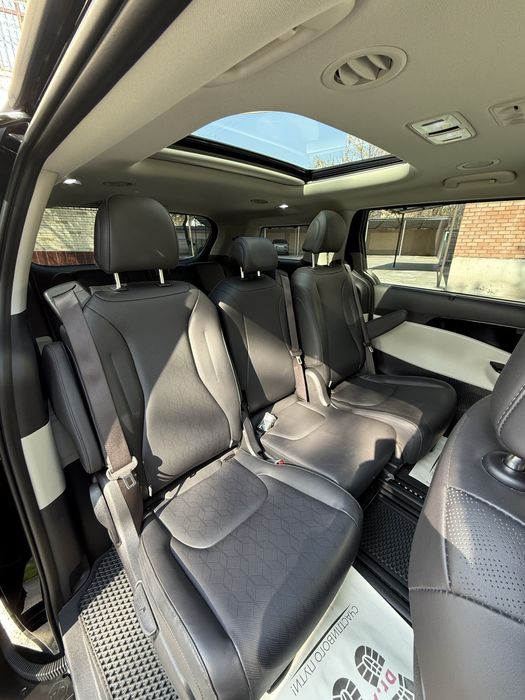 Kia Carnival Luxe 2023/25 Почти новый