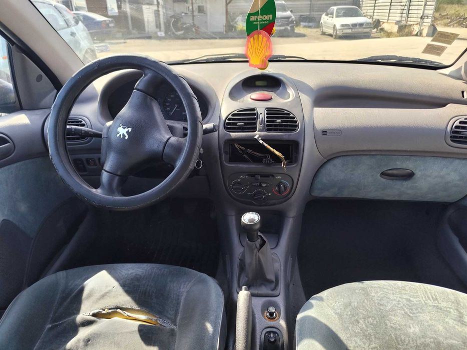 Peugeot 206 -  1.6 - 88к.с - 2000г. на части