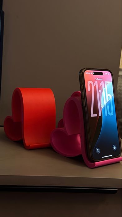 Продам Подставку под телефон на 8 Марта